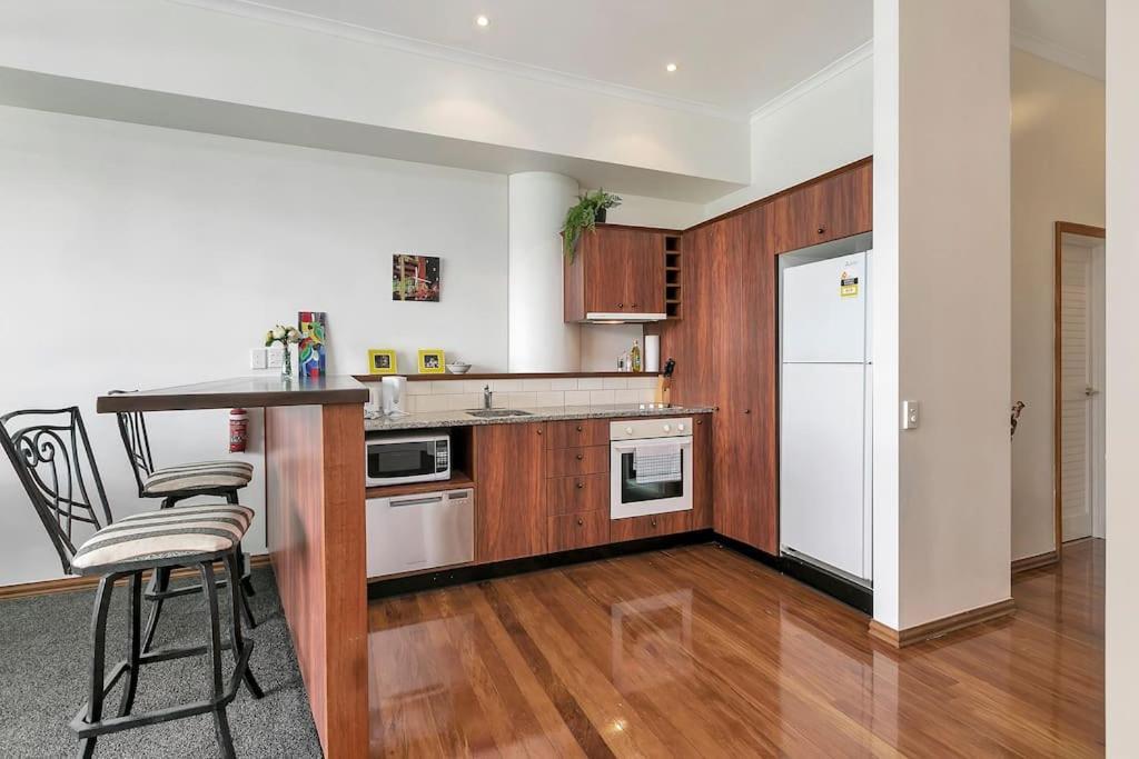Spacious One Bedroom Apartment On Princes Wharf โอ๊คแลนด์ ภายนอก รูปภาพ